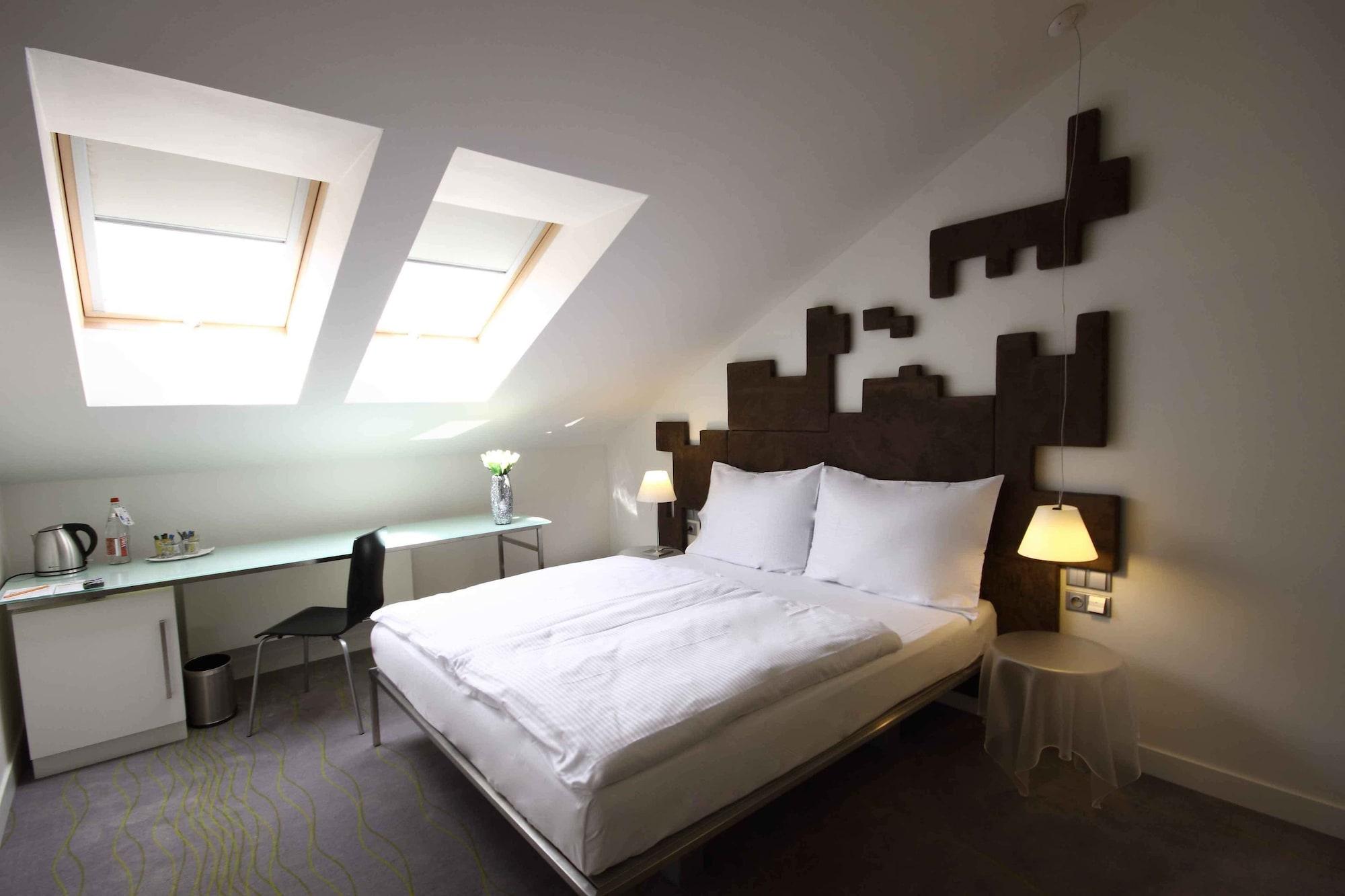 Pure White Hotel Прага Екстериор снимка