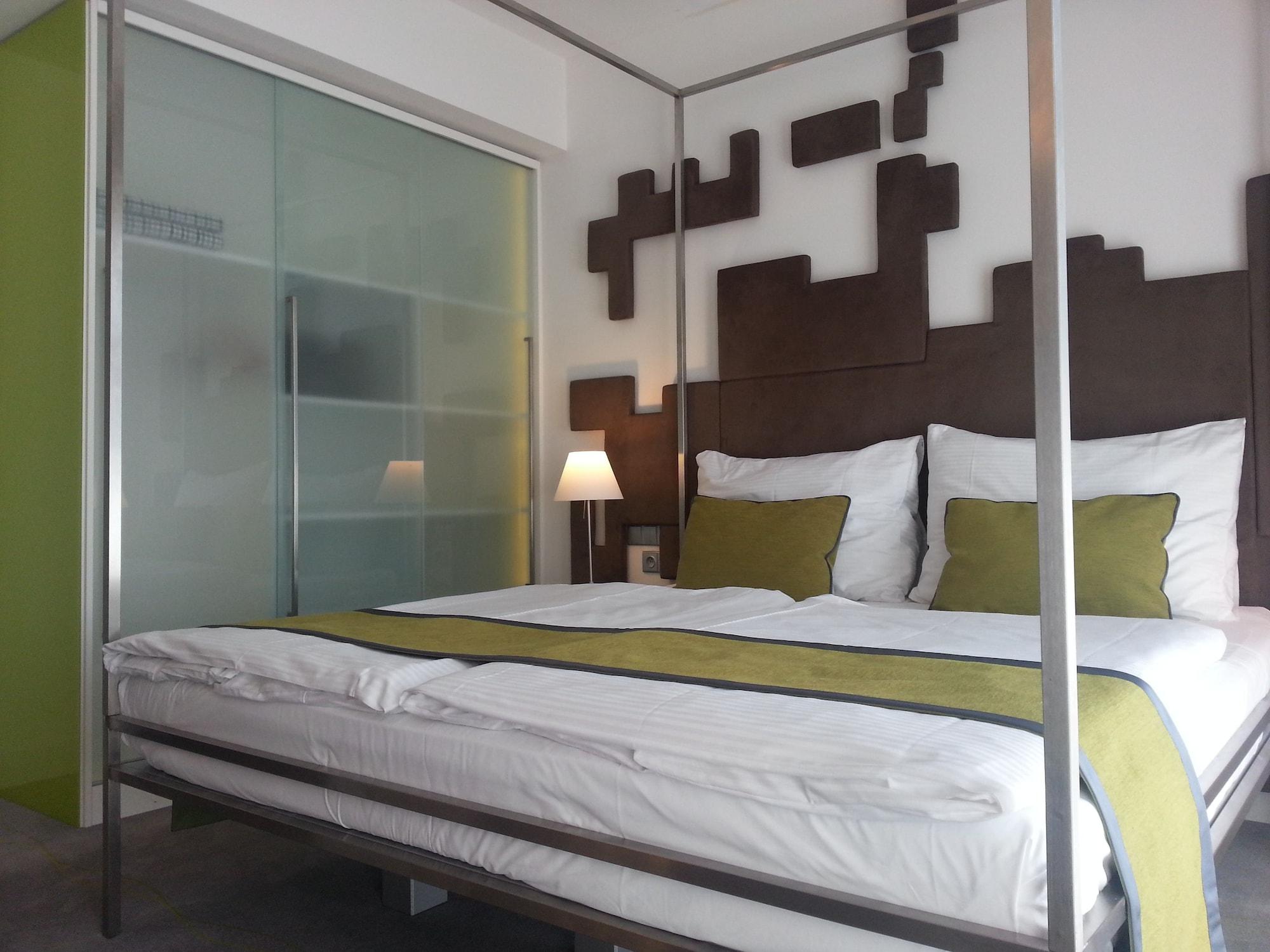 Pure White Hotel Прага Екстериор снимка