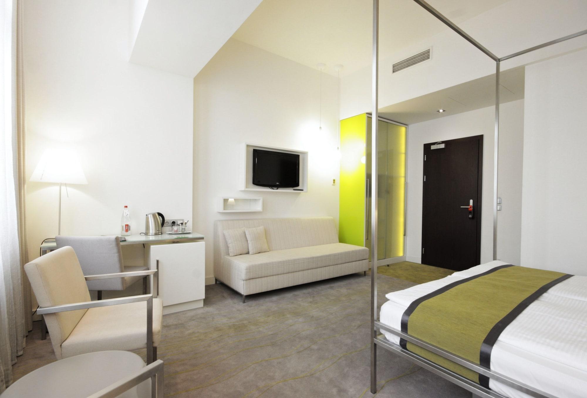 Pure White Hotel Прага Екстериор снимка