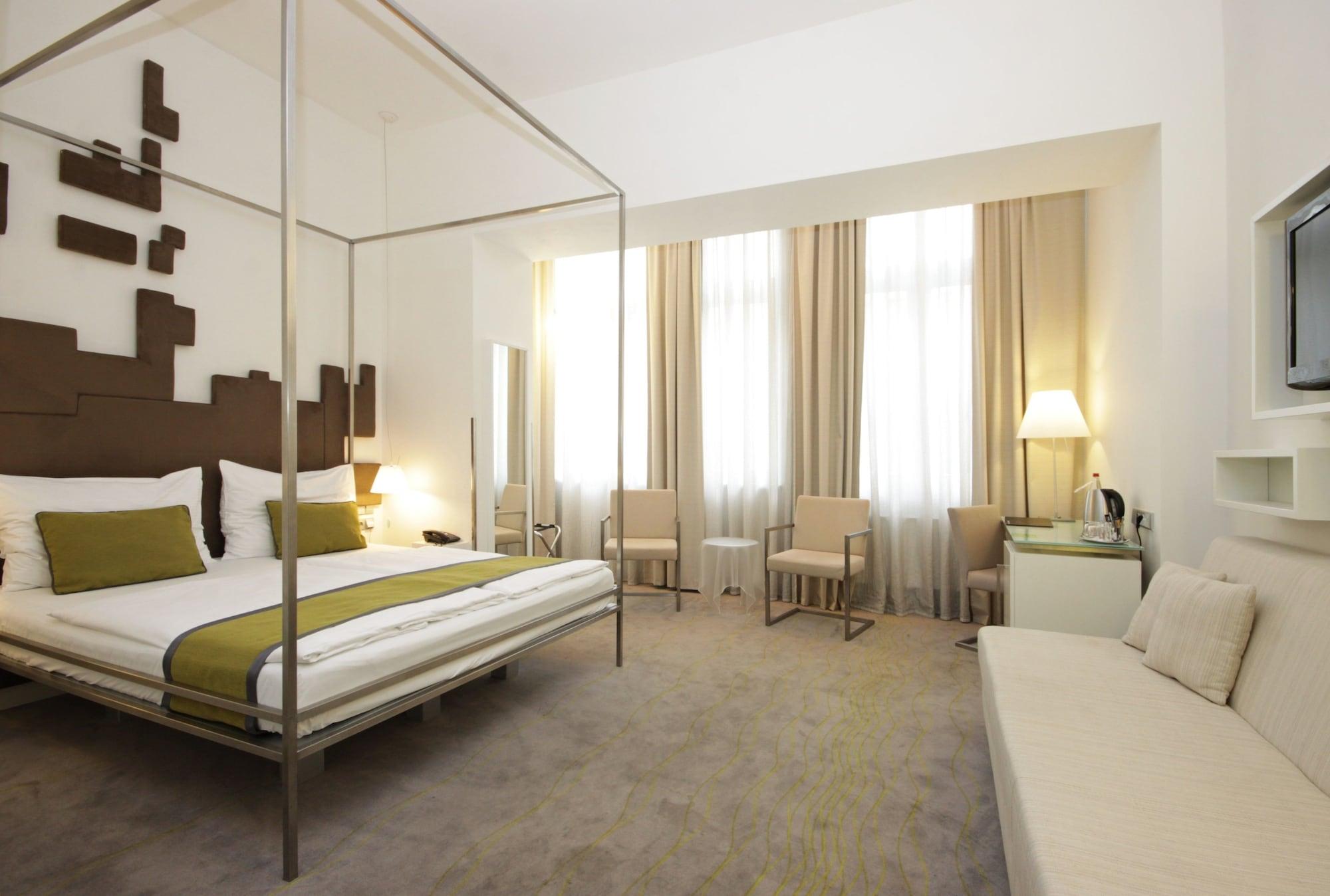 Pure White Hotel Прага Екстериор снимка