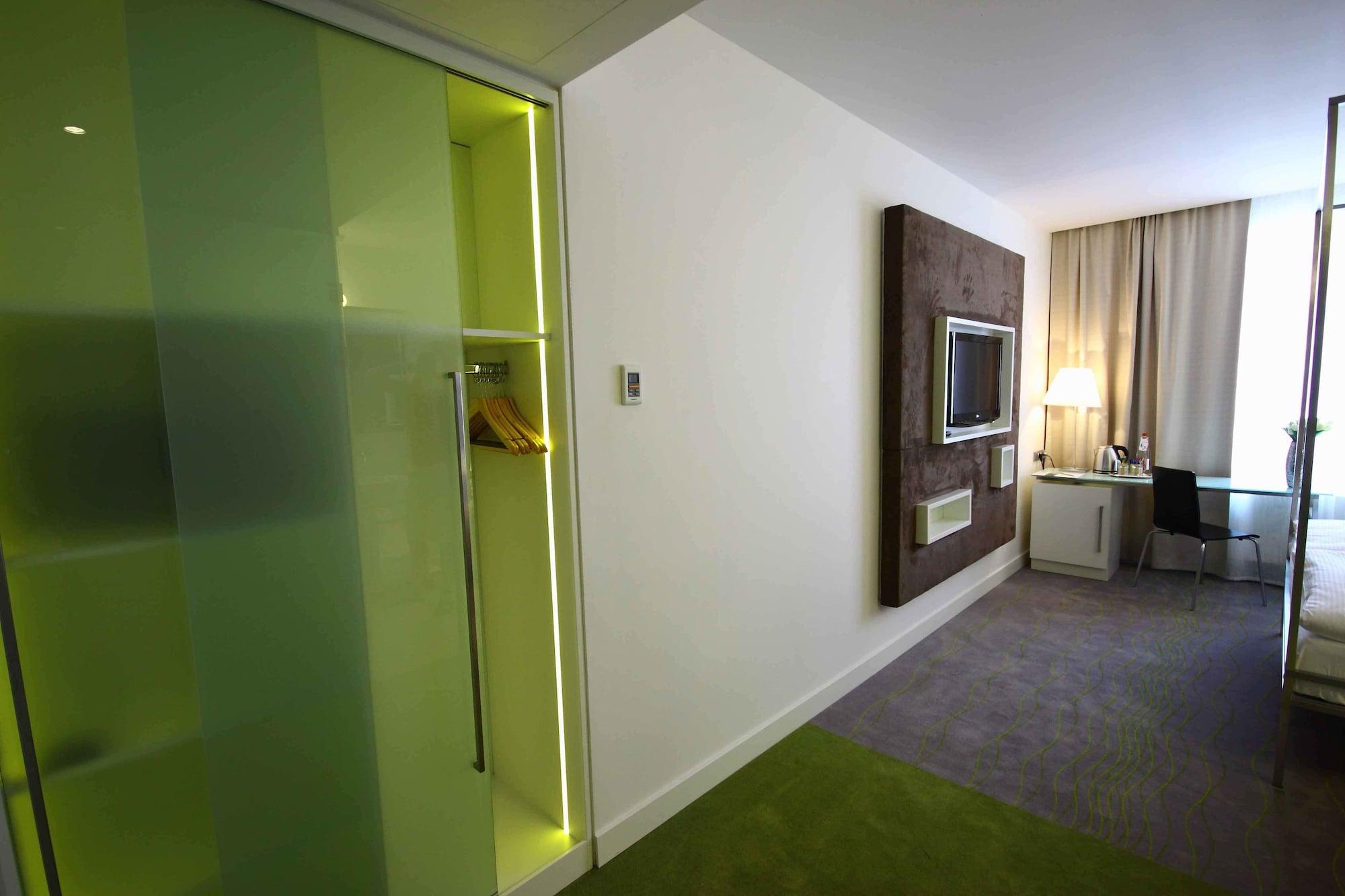 Pure White Hotel Прага Стая снимка
