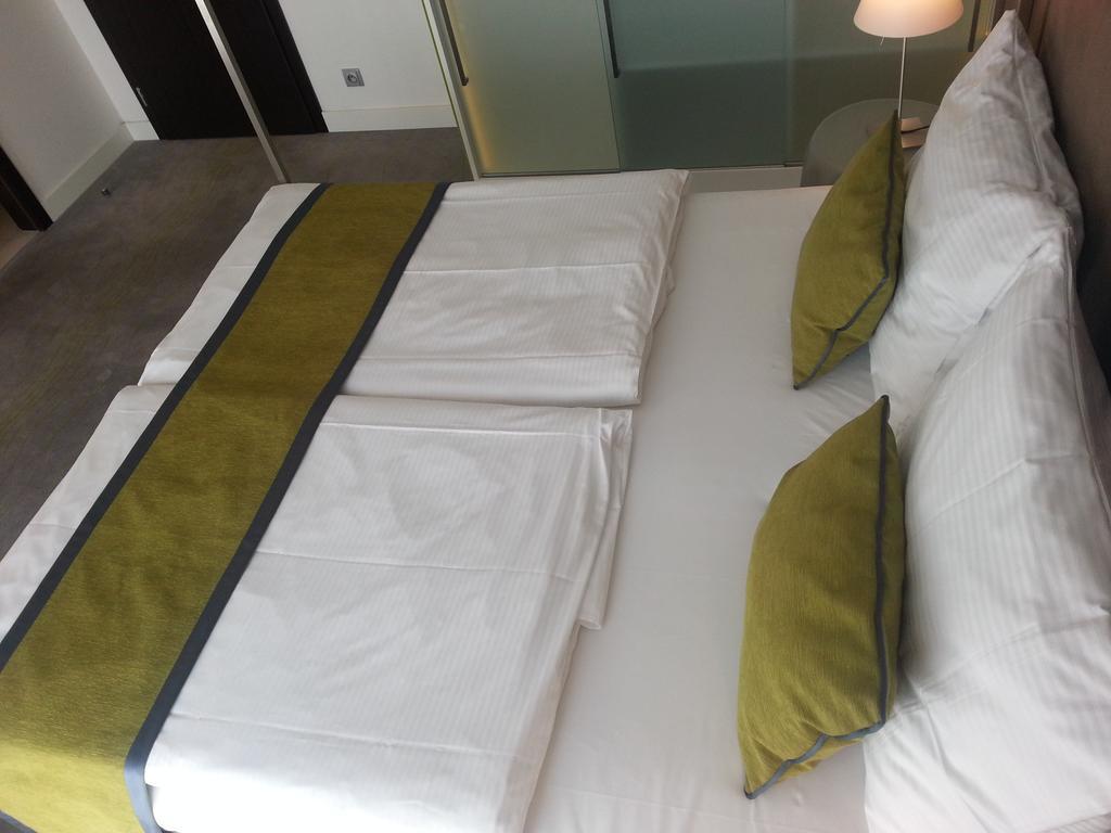 Pure White Hotel Прага Екстериор снимка