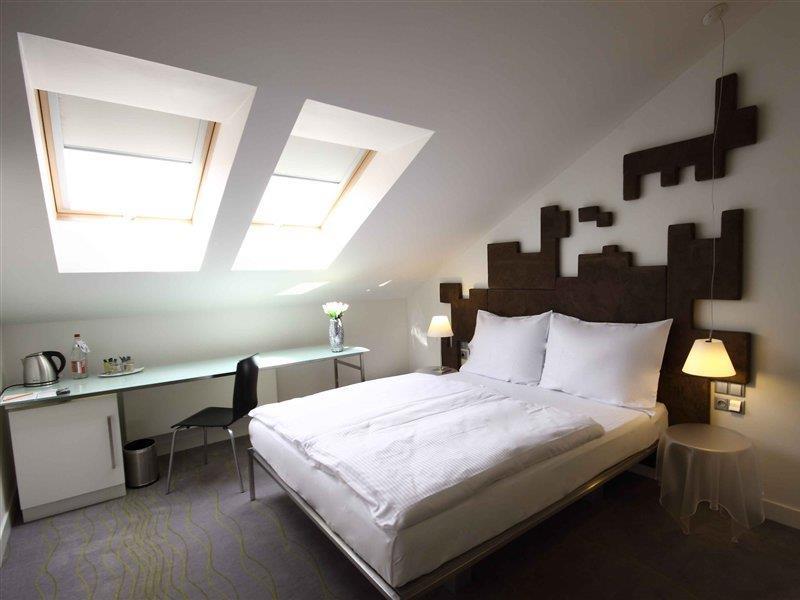 Pure White Hotel Прага Екстериор снимка