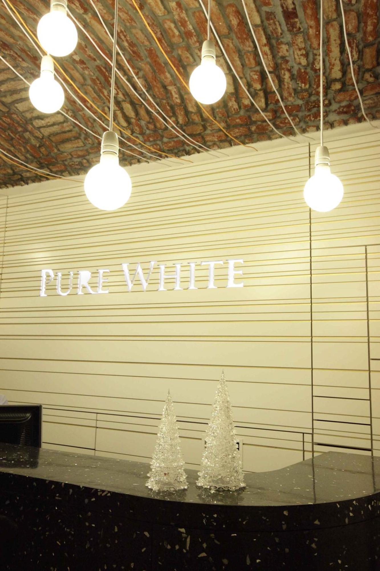 Pure White Hotel Прага Екстериор снимка