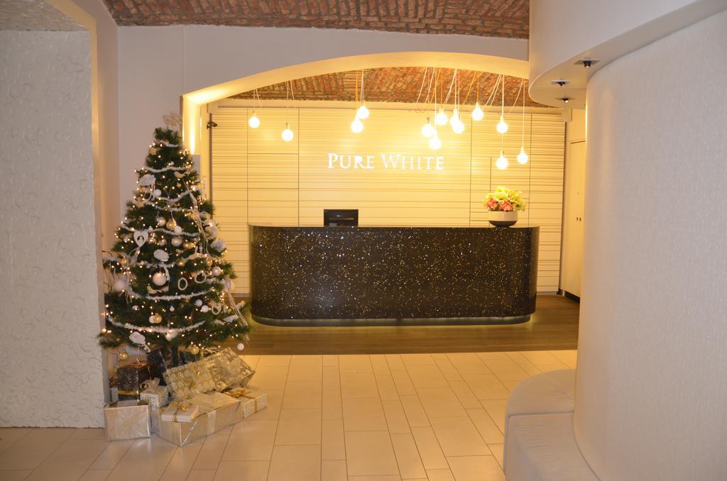 Pure White Hotel Прага Екстериор снимка